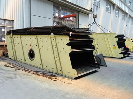 圓振動篩實際應(yīng)用-結(jié)構(gòu)及優(yōu)點-圓振動篩與直線振動篩對比分析