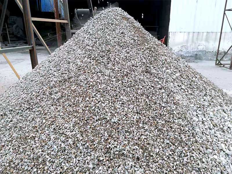 05石子不好賣，這款機器碎石成沙解難題（附廣西05石子制砂現(xiàn)場）