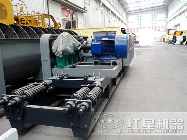 對輥破碎機車間