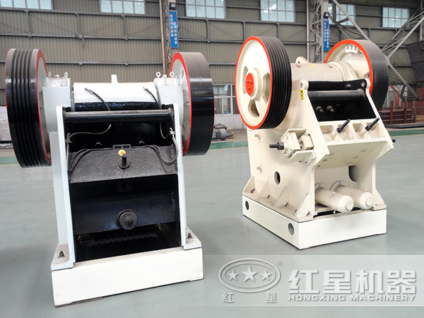 顎式破碎機(jī)生產(chǎn)車(chē)間圖片