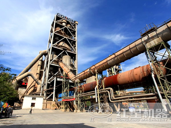 水泥回轉(zhuǎn)窯作業(yè)現(xiàn)場