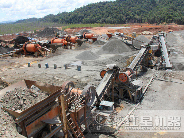 鉬礦作業(yè)室外作業(yè)實(shí)況