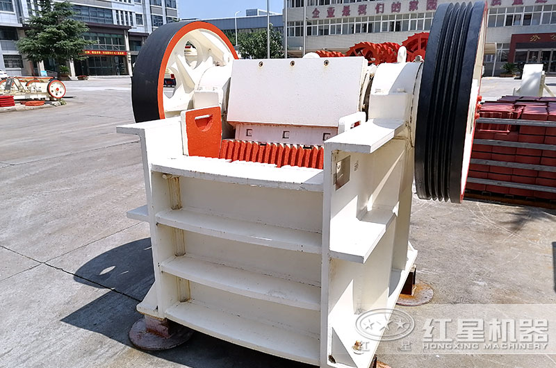 顎式破碎機(jī)是粗碎專(zhuān)用設(shè)備