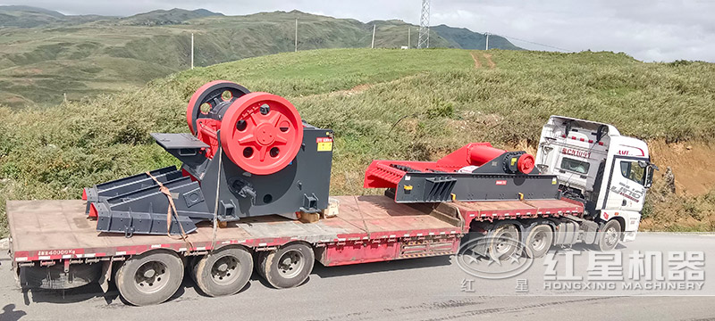 碎煤現(xiàn)場，鄂破運往客戶場地