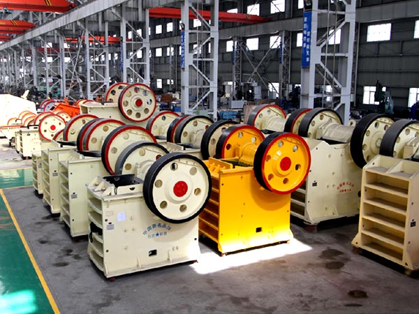 時產(chǎn)250噸碎石機(jī)多少錢一臺？