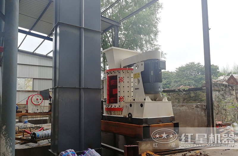 300x1300細(xì)鄂破+復(fù)合破制砂現(xiàn)場(chǎng)：河南客戶