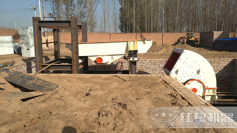 錘式破碎機(jī)客戶安裝現(xiàn)場