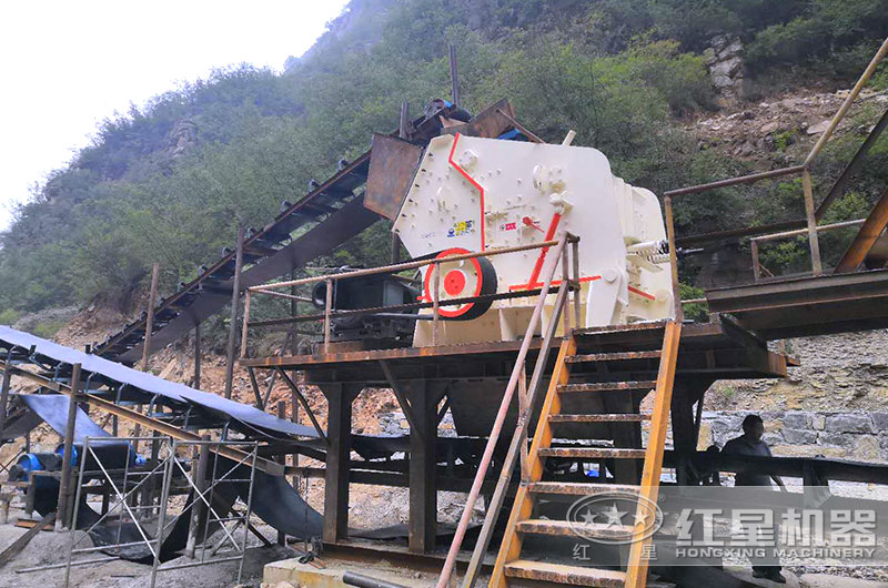 反擊式制砂機(jī)工作現(xiàn)場(chǎng)圖片