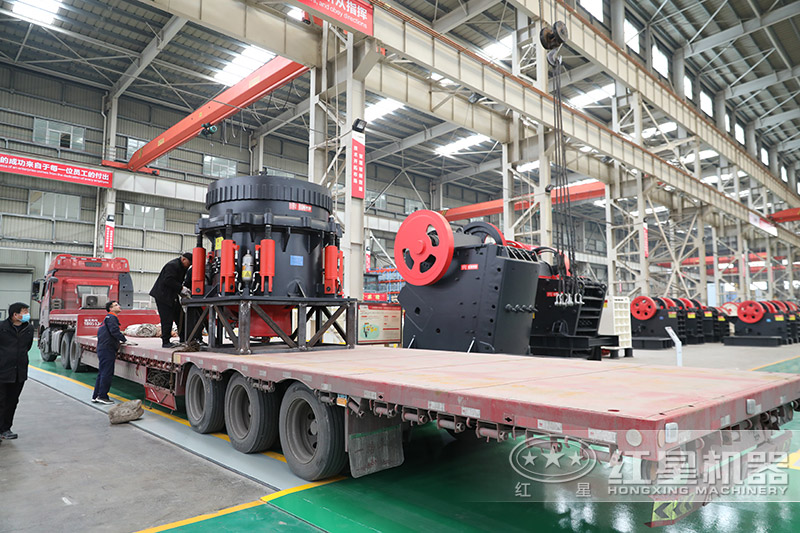 紅星機(jī)器多缸液壓破碎機(jī)車間發(fā)貨，節(jié)省成本