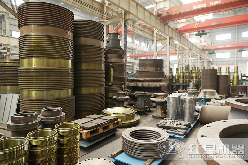 紅星機(jī)器花崗巖破碎機(jī)生產(chǎn)車(chē)間