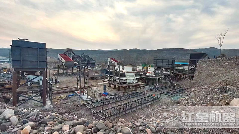 粉碎沙石的大型機(jī)器多少錢一臺，有哪幾種