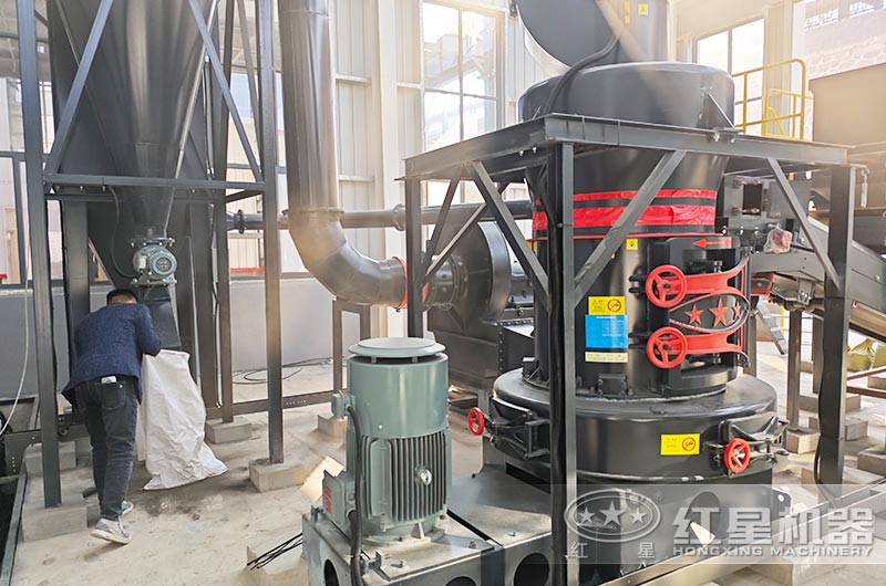 礦石磨粉機工作現(xiàn)場圖片