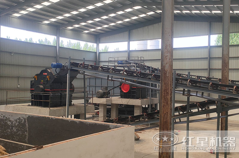 細(xì)碎機(jī)工作現(xiàn)場圖片