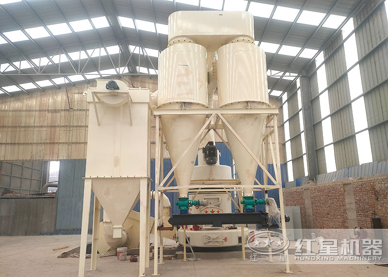 雷蒙磨粉機出料300目一小時產(chǎn)量多少？買下來多少錢