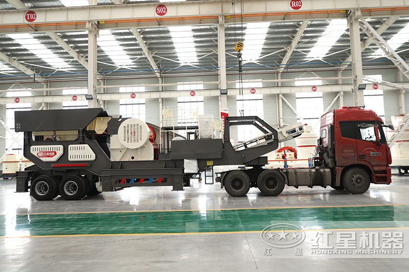 輪胎移動式破碎車搭載車頭自由轉(zhuǎn)場