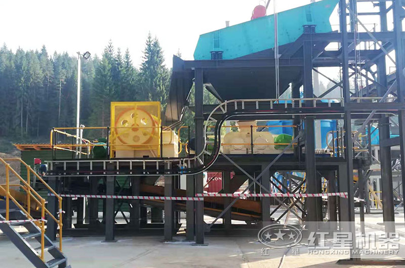 對輥制砂機工作現(xiàn)場實拍圖