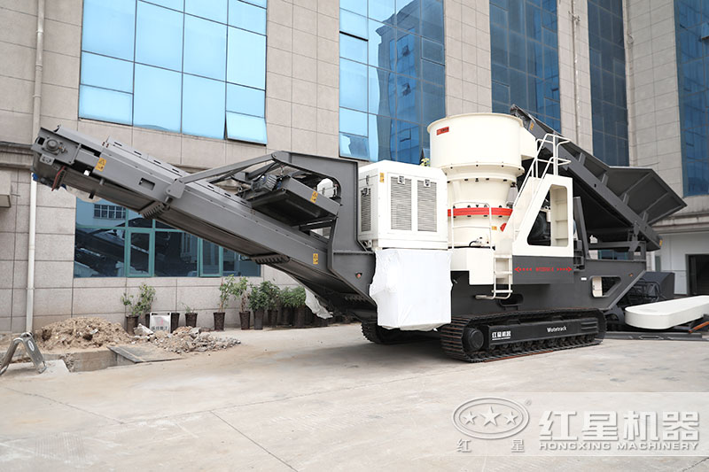 履帶圓錐破碎機(jī)，遙控完成移動