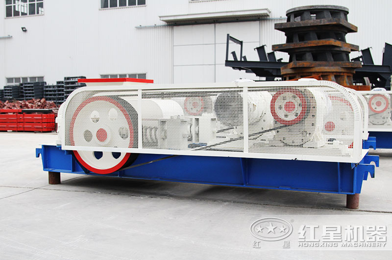 對(duì)輥磚渣粉碎機(jī)