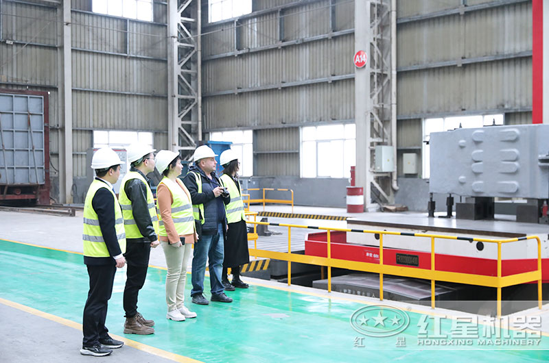 客戶來(lái)廠實(shí)地考察設(shè)備