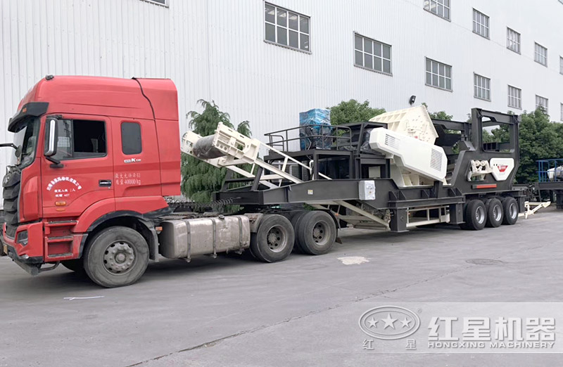 一臺(tái)小型移動(dòng)破每小時(shí)能打多少噸石頭（帶視頻）