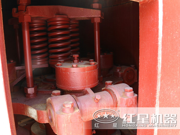 伊利石磨粉機內(nèi)部結(jié)構(gòu)實拍圖