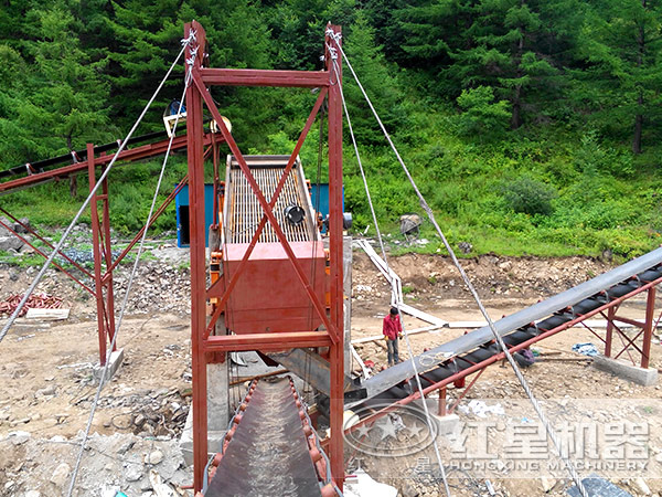 單輥破碎機現(xiàn)場