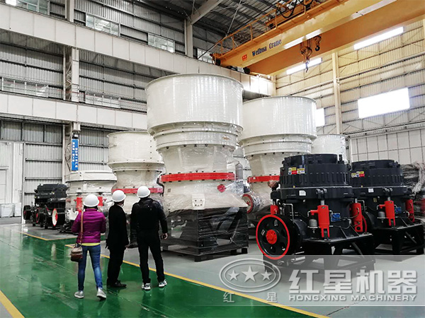 時(shí)產(chǎn)200t圓錐碎石機(jī)