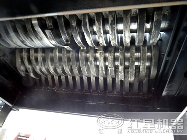 鄂式破碎機內(nèi)部結(jié)構