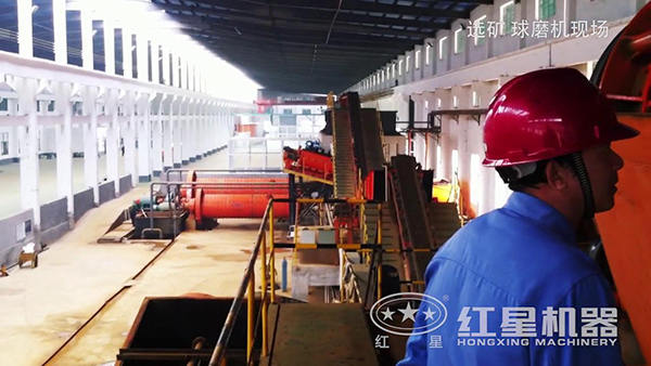 球磨機工作現(xiàn)場細(xì)節(jié)實拍圖