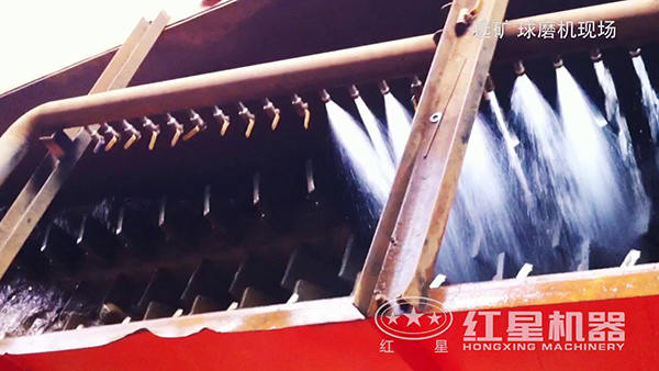 球磨機生產(chǎn)線現(xiàn)場實拍