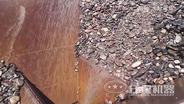 河卵石加工現(xiàn)場(chǎng)