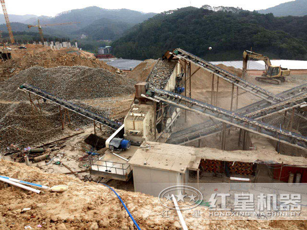 流動式磕石機(jī)石料加工實(shí)拍