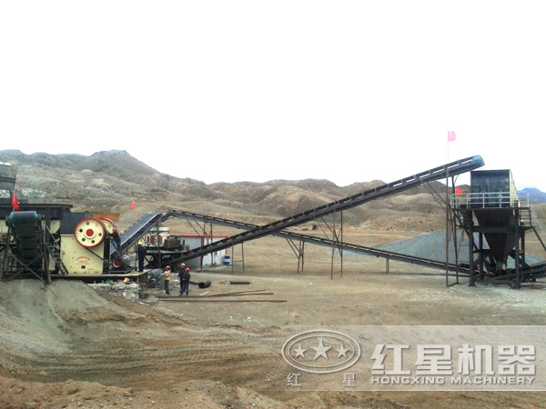 顎式破碎機(jī)現(xiàn)場(chǎng)實(shí)拍