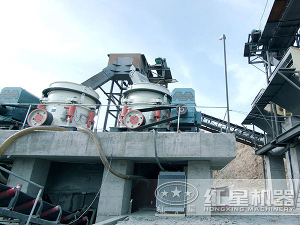 圓錐破碎機(jī)現(xiàn)場實(shí)拍