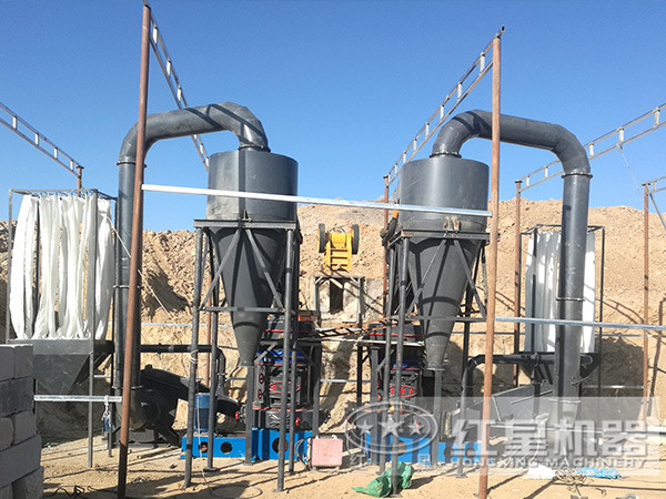 微粉碎機(jī)工作現(xiàn)場(chǎng)