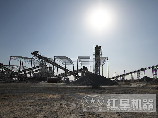 紅星膠帶輸送機現(xiàn)場