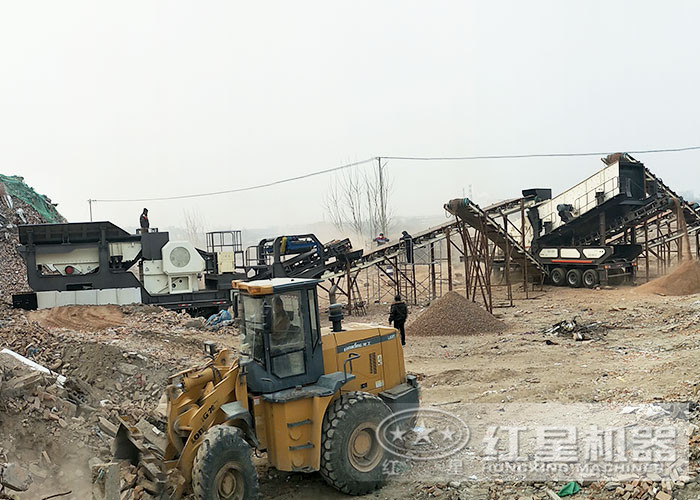 紅星北京客戶移動式破碎機現(xiàn)場