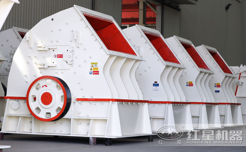 重錘式破碎機(jī)車間