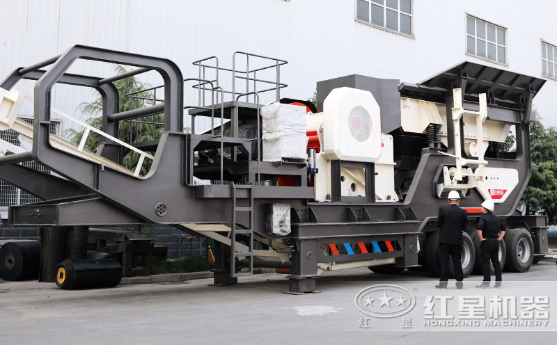 建筑垃圾移動(dòng)破碎站生產(chǎn)車間