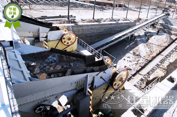 碎石機械工作現(xiàn)場