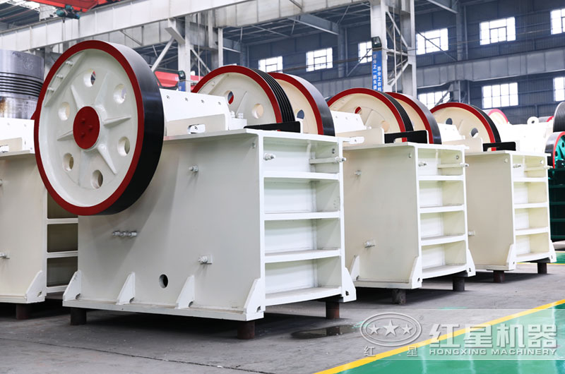 69顎式破碎機(jī)車間實拍