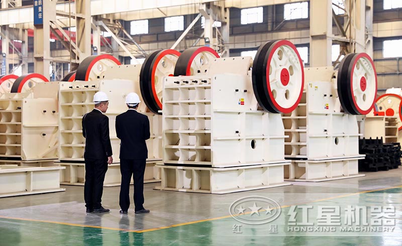 顎式破碎機生產(chǎn)車間