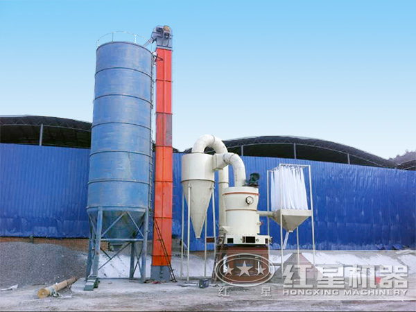 雷蒙磨粉機(jī)現(xiàn)場(chǎng)