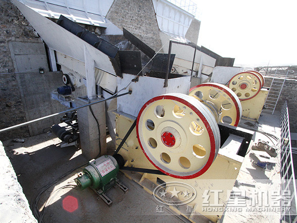 顎破機(jī)生產(chǎn)現(xiàn)場