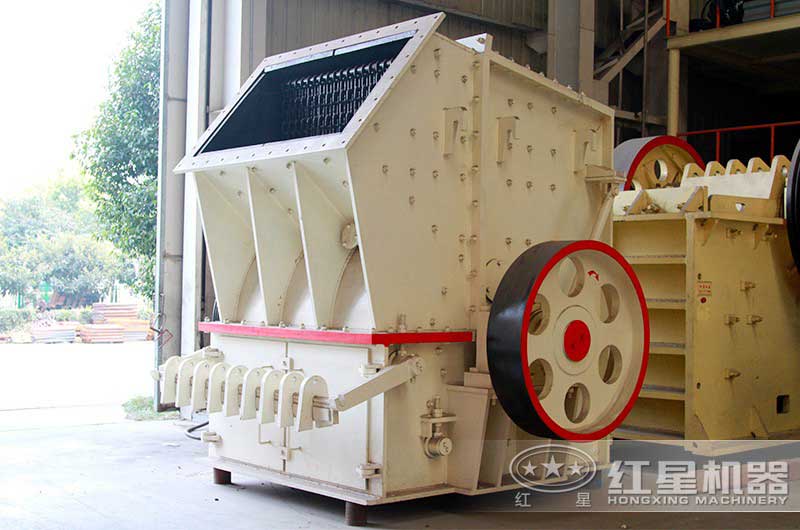 單段破碎機(jī)車間實(shí)拍