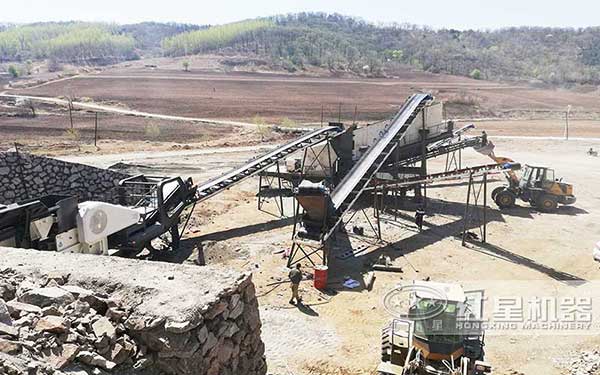 流動磕石機(jī)工作現(xiàn)場