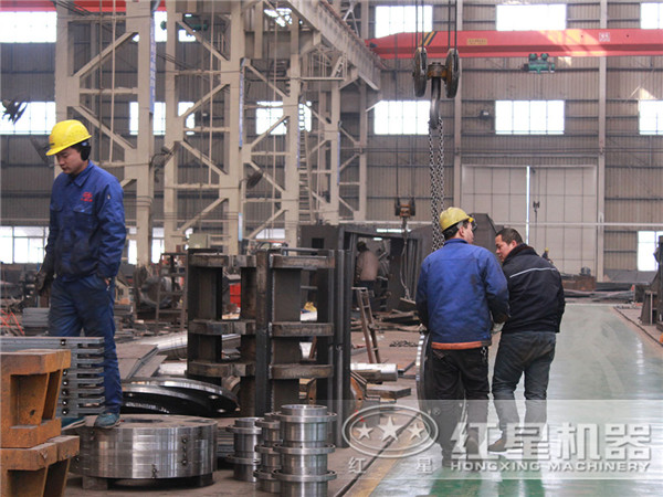 采石場(chǎng)設(shè)備生產(chǎn)車(chē)間