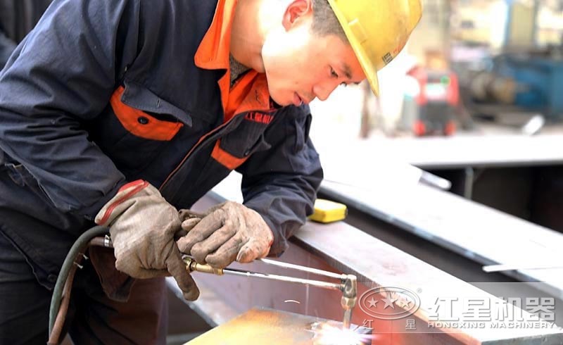 匠心工藝，做好設(shè)備每一處細節(jié)是紅星不變的初心