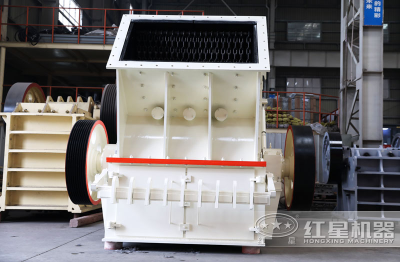 單段破碎機(jī)正面實(shí)拍