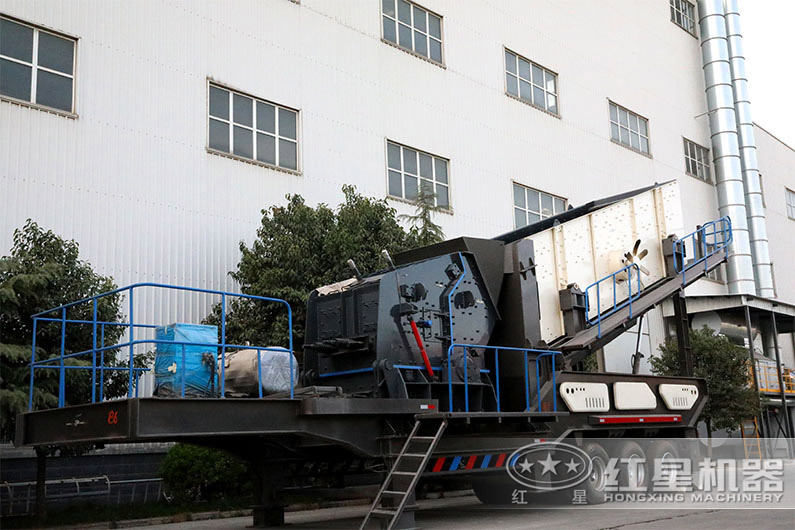 移動(dòng)大型石頭破碎機(jī)